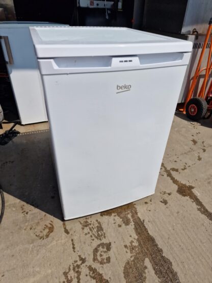 Sügavkülmkapp letialune Beko FSE-1072, vertikaalne