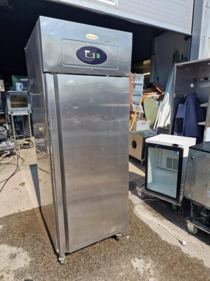 RST Külmik Tefcold RK710 ratastel