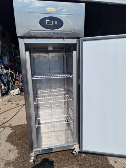 RST Külmik Tefcold RK710 ratastel - Image 3