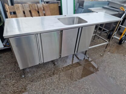 RST Roostevab laud koos kappide ja valamuga 230×650×900