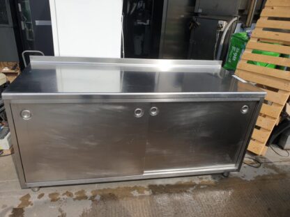 RST Roostevaba laud Metos kapi ja liugustega 1800×700×900