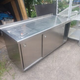 RST Roostevaba laud Metos kapi ja liugustega 1800×700×900