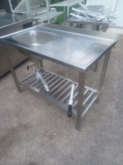 RST Roostevaba laud Metos koos suure valamu ja sodisõelaga 1200×650×900