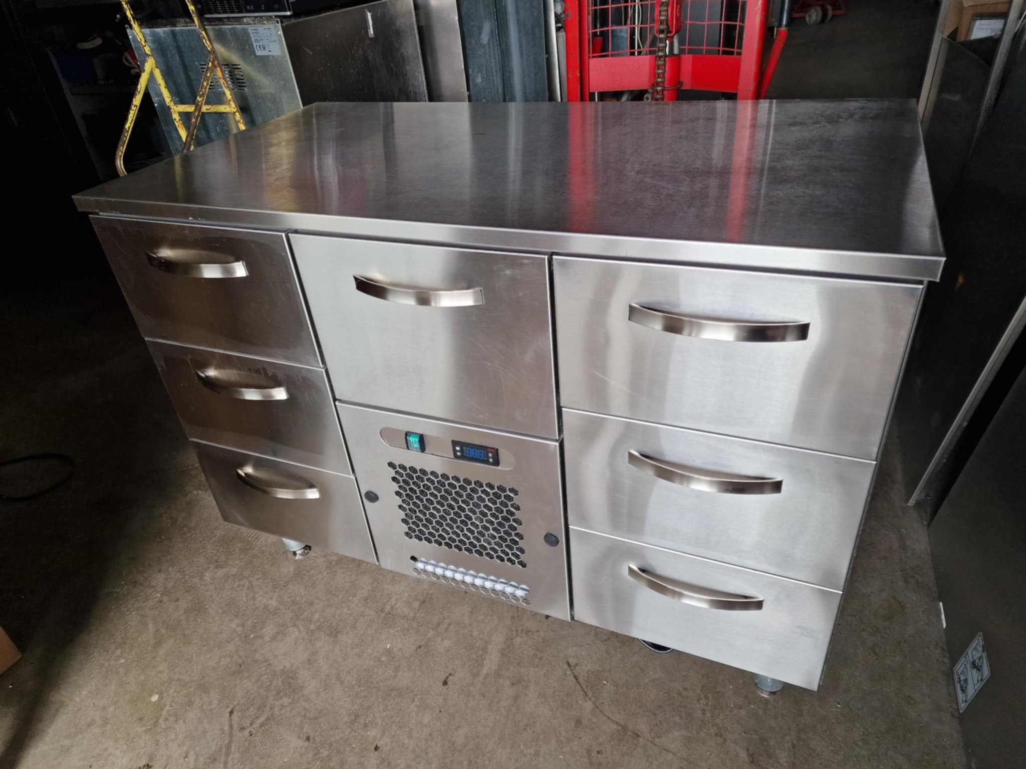 Külmlaud 7 sahtliga TSK-1207   NB! Nagu uus!