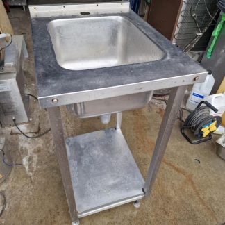 RST Roostevaba valamu jalgadel 400×550×900