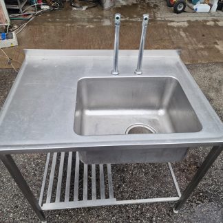 RST Roostevaba eelpesulaud  1050×750×900