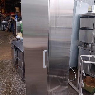 RST Roostevaba koristuskapp valamu ja elektrilise kuivatusrestiga 600×600×2000