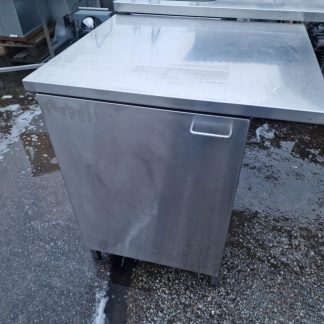 RST Roostevaba laud koos kapiga 750×650×900