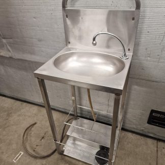 RST Roostevaba valamu koos jalapumbaga  470×420×900/1230