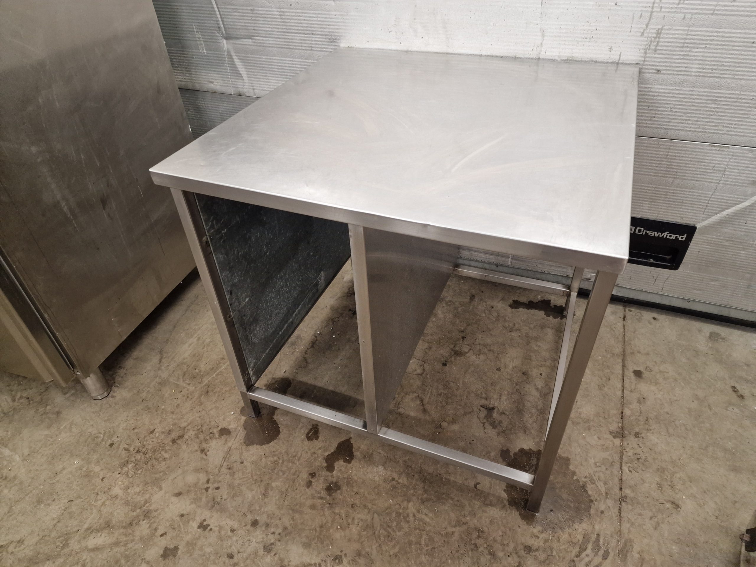 RST Roostevaba laud 900×900×900