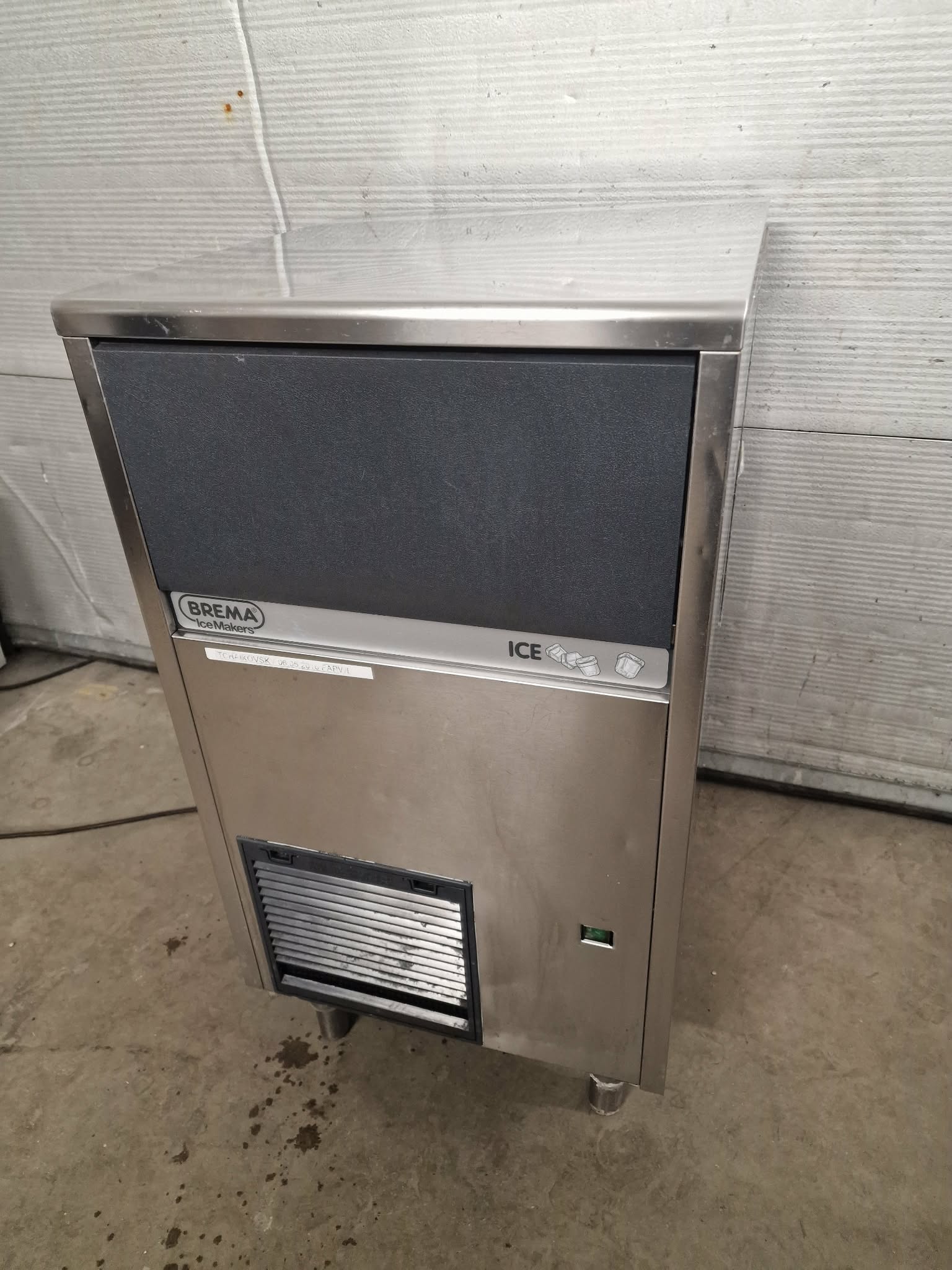 Jääkuubikumasin Brema CB425A