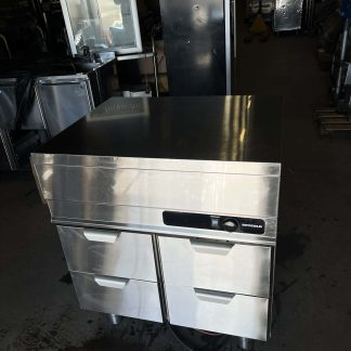 Töölaud kuumasahtlitega Pallaskylmä  800×650×900