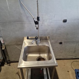 RST Roostevaba eelpesulaud koos duššiga 600×700×900