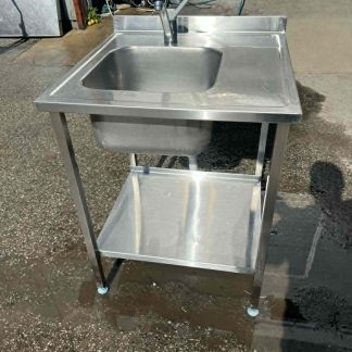 RST Roostevaba laud koos valamuga 700x700x900