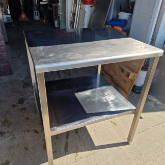RST Roostevaba laud  Metos 900×900×1050