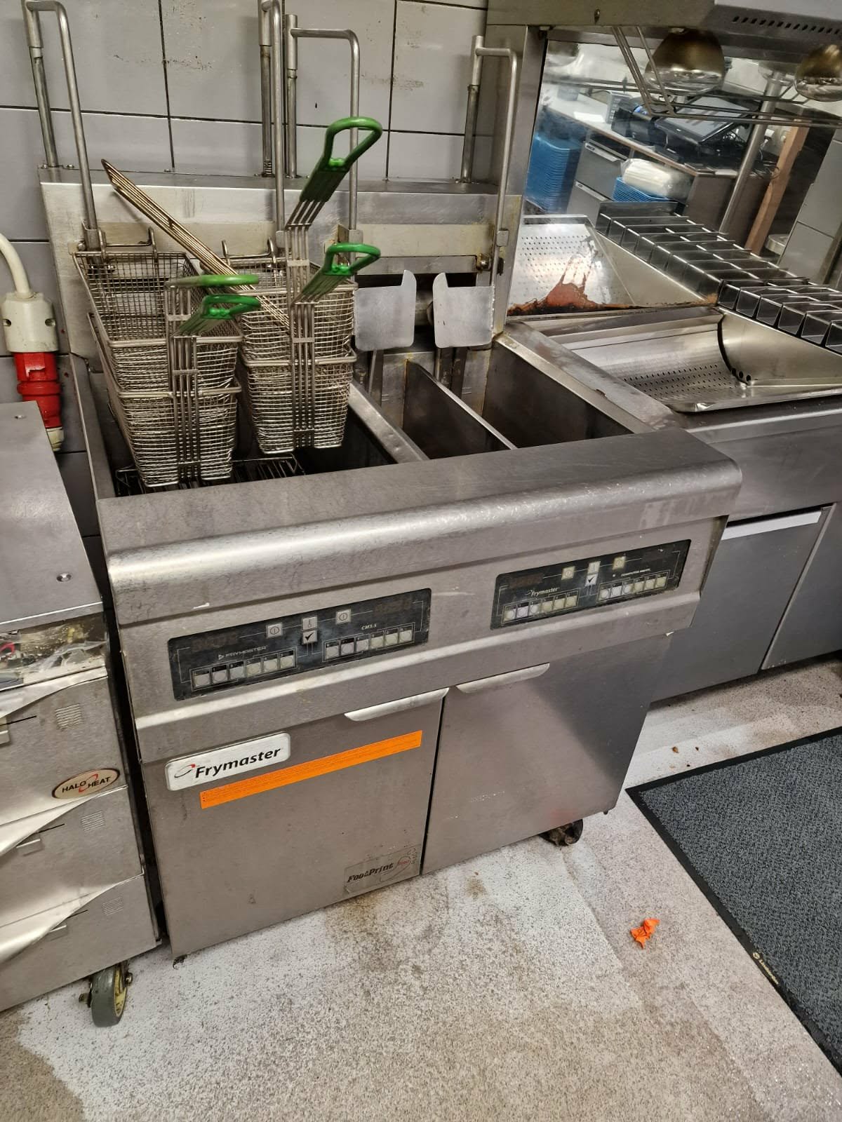 Fritüür Frymaster FPRE 217 kahe vanniga, nelja korviga elektriline fritüür, 3-faasiline fritüür õlifiltreerimisega